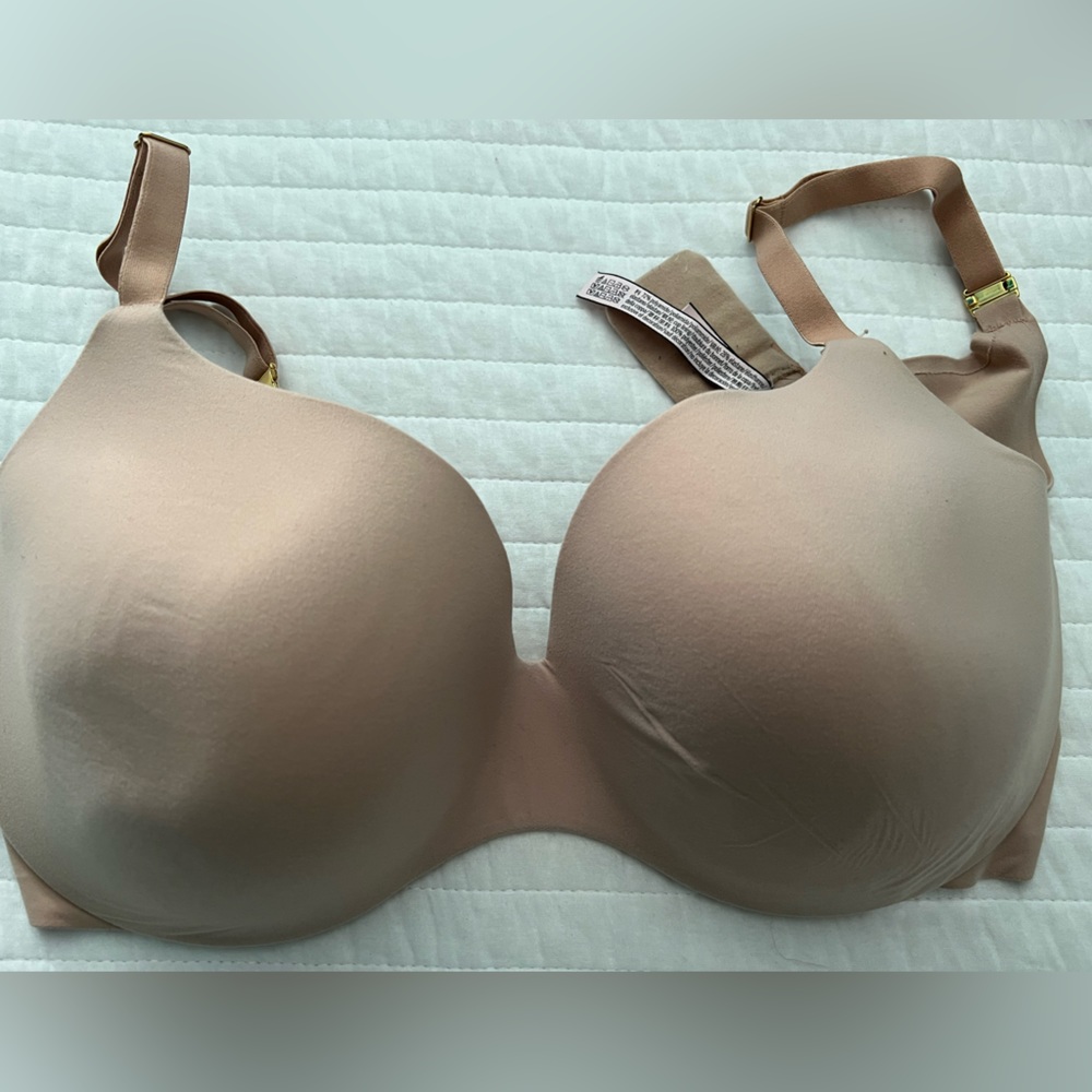 Gently worn Victoria’s Secret Incredible Lined Demi Underwire Bra 36DDD, Nude.